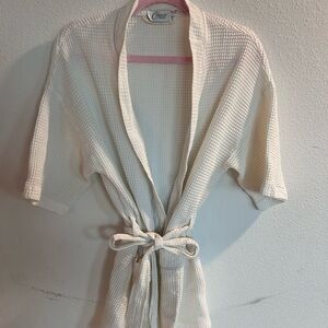 Cypress White Seersucker Robe w Pockets & Tie Belt

Size S